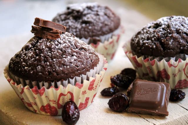 Ile piec muffinki czekoladowe, aby były idealne i puszyste?