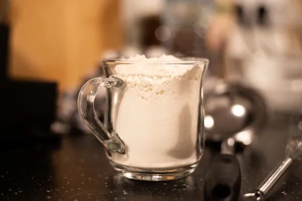 250 g mąki ile to jest szklanek? Przeliczenie i porady dla każdego